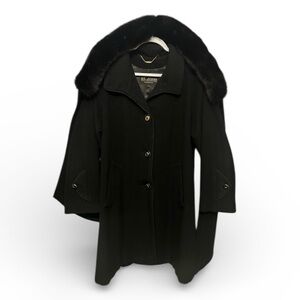 Luxury St. John Cashmere Wool Coat – Detachable‎ Fur Trim Hood/Scarf